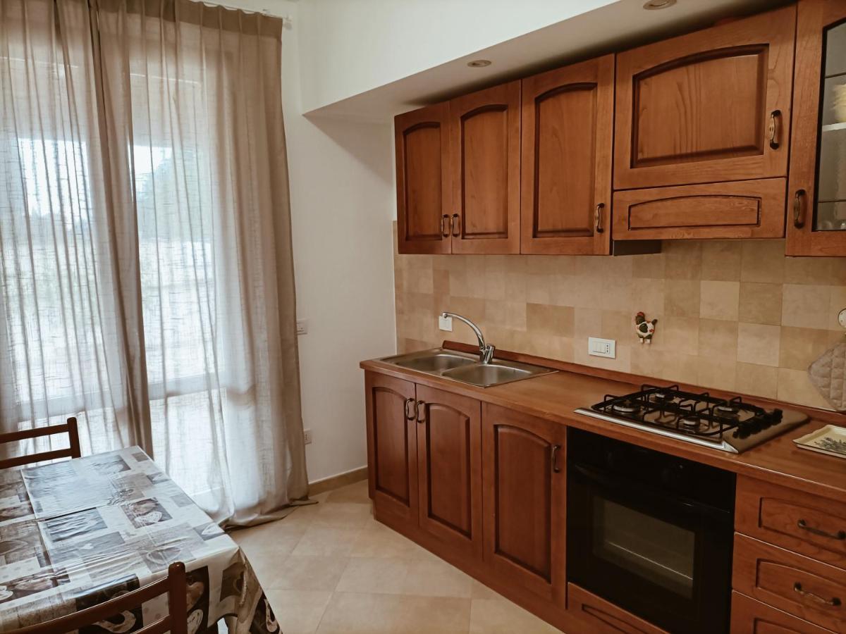 Casa Emilia - Appartamento Per Vacanze - Фолиньо Экстерьер фото